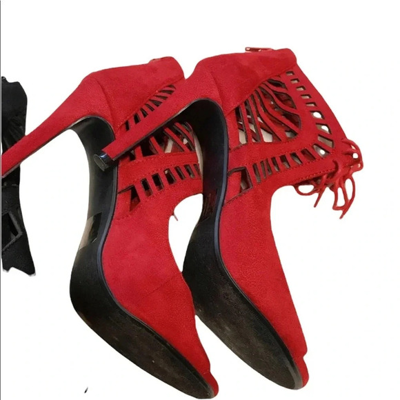 Paprika 2 Pairs Laser Cut Detail Lace up Heels Size 8.5 
Approx 4” heel - Picture 15 of 15